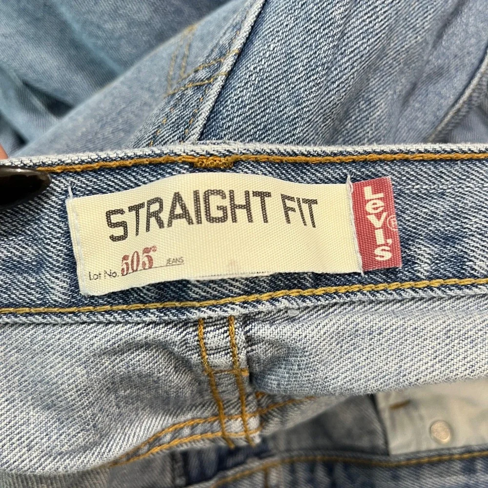 Levis 505 Straight Fit Jeans Mens 42x31 Light Wash Denim Classic Casual Everyday